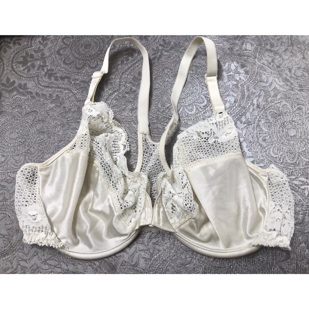 1980s Vintage Vanity Fair Bra 34C Lace Ivory Silky feel Dupont Nylon 75-006 USA